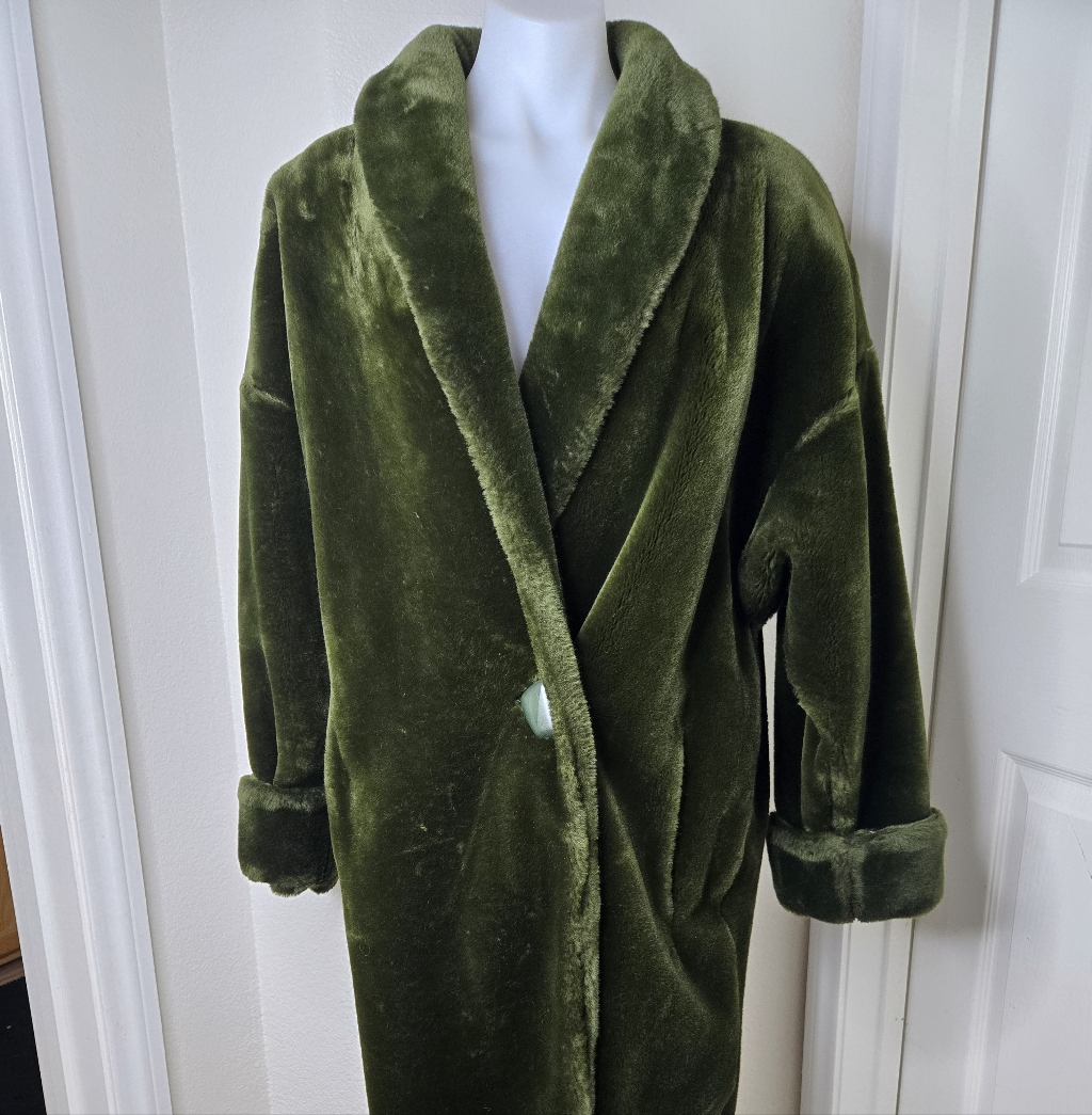 Donny Brook Luxurious Green Vintage Faux Fur Coat